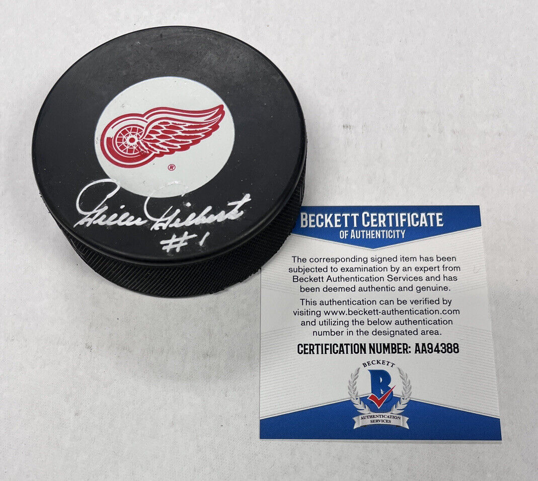 Gilles Gilbert Signed Autographed Detroit Red Wings Puck Beckett COA