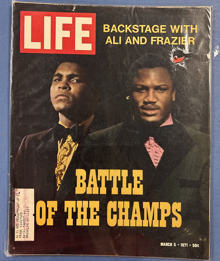 Life Magazine Backstage With Ali & Frazier Battle of The Champs March 5 1972