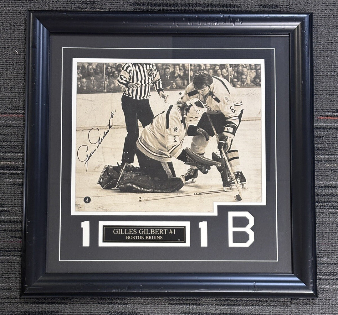 Gilles Gilbert Signed Original Wire Photo Framed Boston Bruins Sportsworld COA