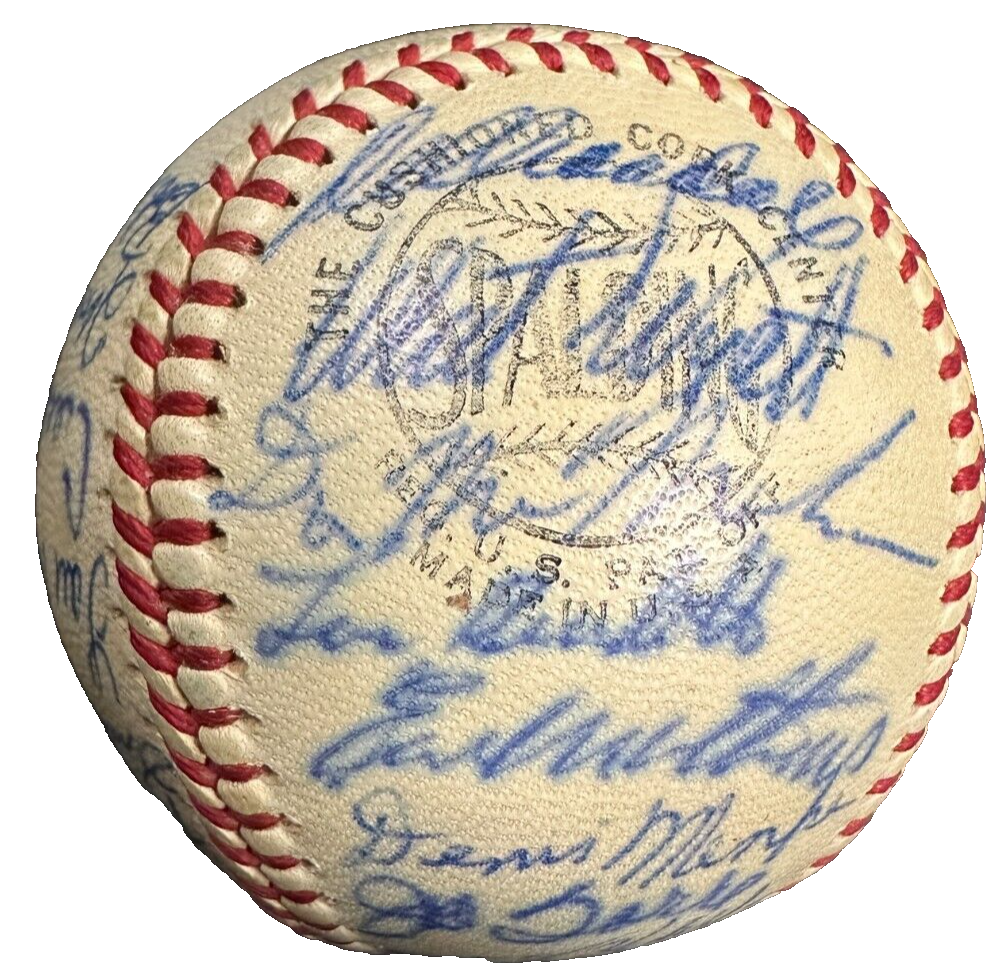 1962 Milwaukee Braves Team Autographed Baseball Aaron Spahn Mathews Uecker Torre