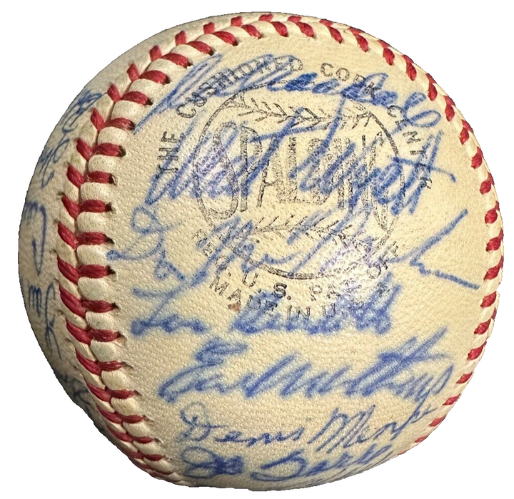 1962 Milwaukee Braves Team Autographed Baseball Aaron Spahn Mathews Uecker Torre