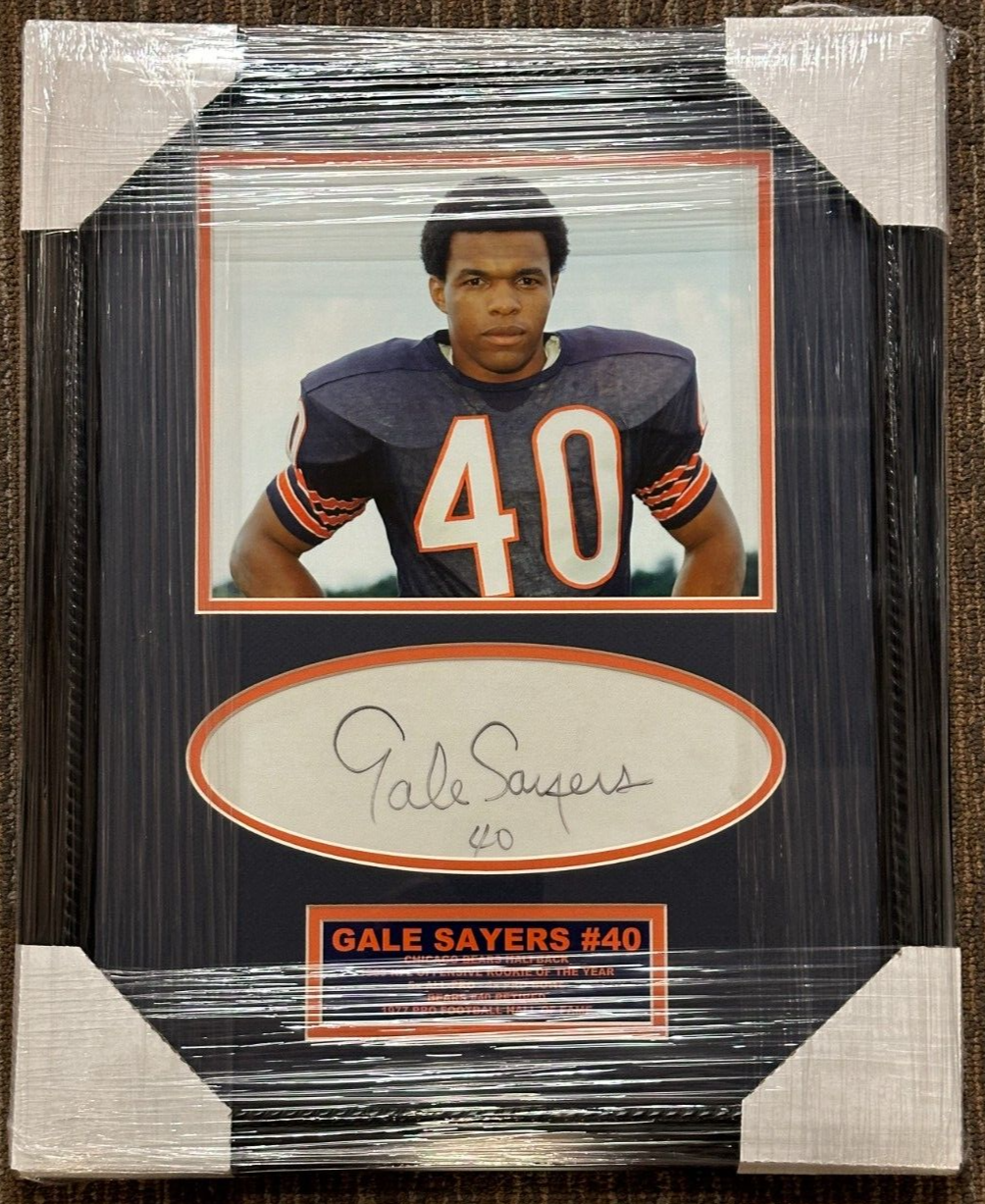 Gale Sayers Autographed Signature & 8x10 Framed Photo Bears HOF BAS