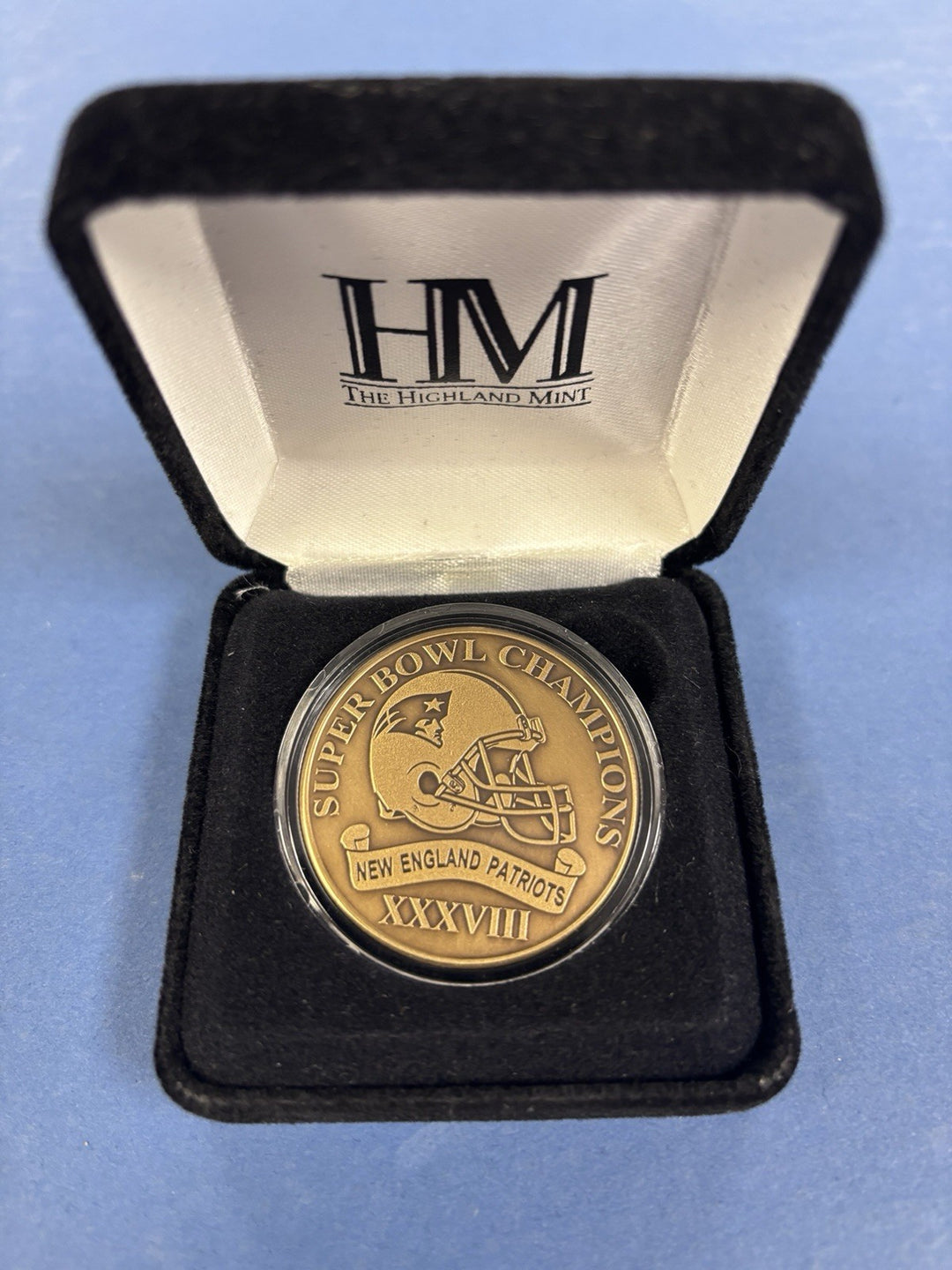Highland Mint New England Patriots Super Bowl XXXVIII 38 Champions Medallion