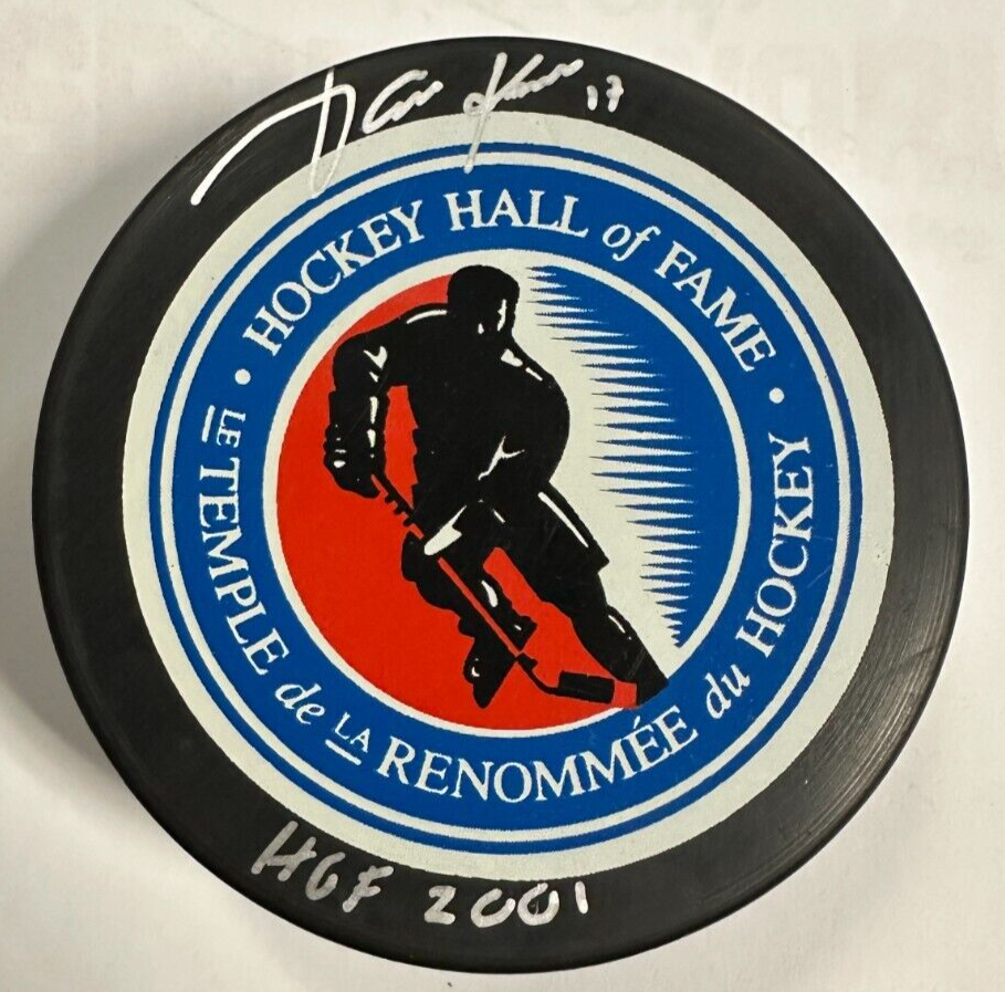 Jari Kurri Autographed Hockey Hall of Fame Puck W/ HOF 2001 JSA