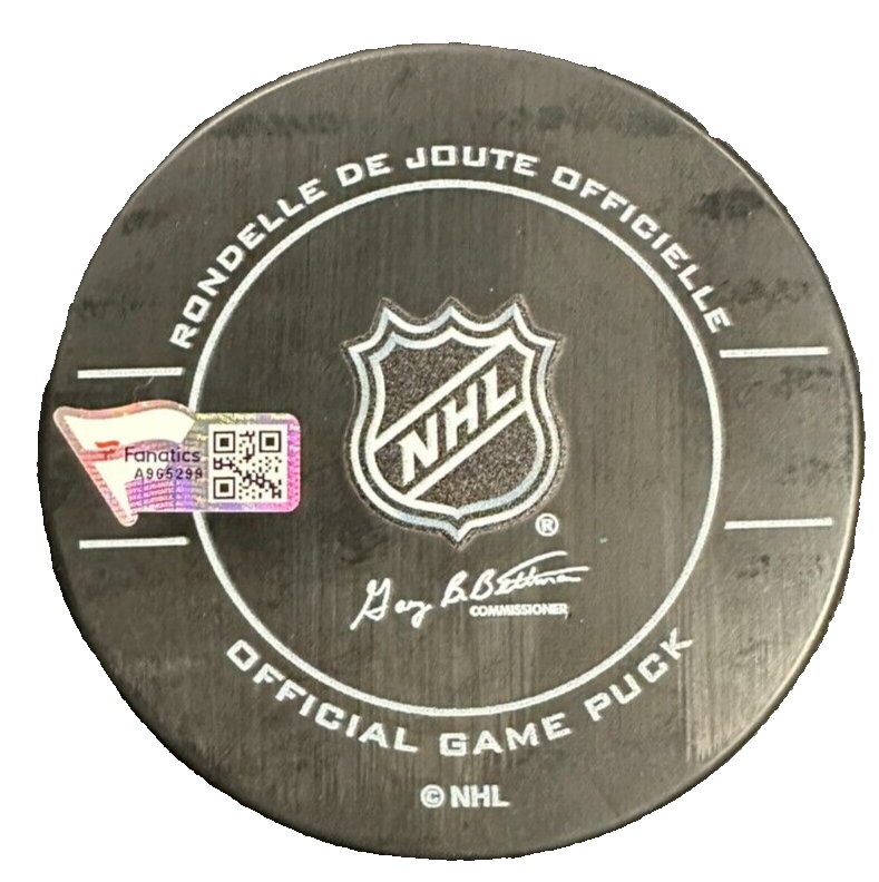 Bobby Orr Autographed 2010 Winter Classic Official Game Puck Fenway Fanatics