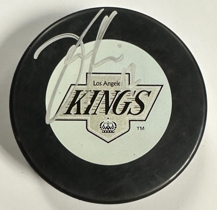 Jari Kurri Autographed Los Angeles Kings Hockey Puck HOF JSA