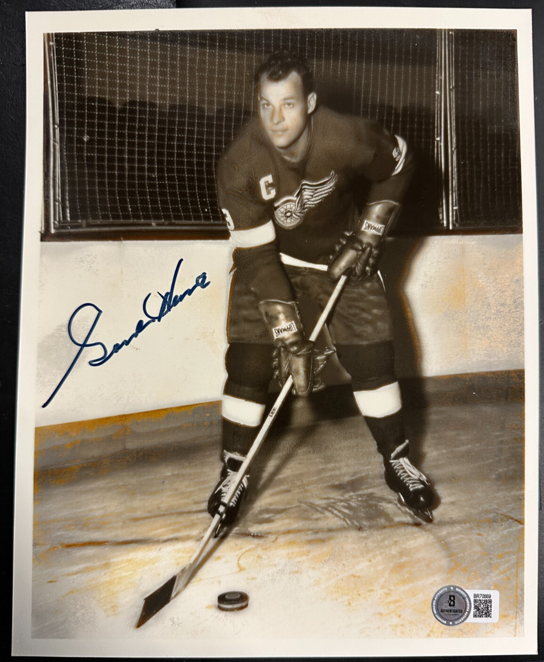 Gordie Howe Autographed 8x10 Photo Detroit Red Wings HOF BAS