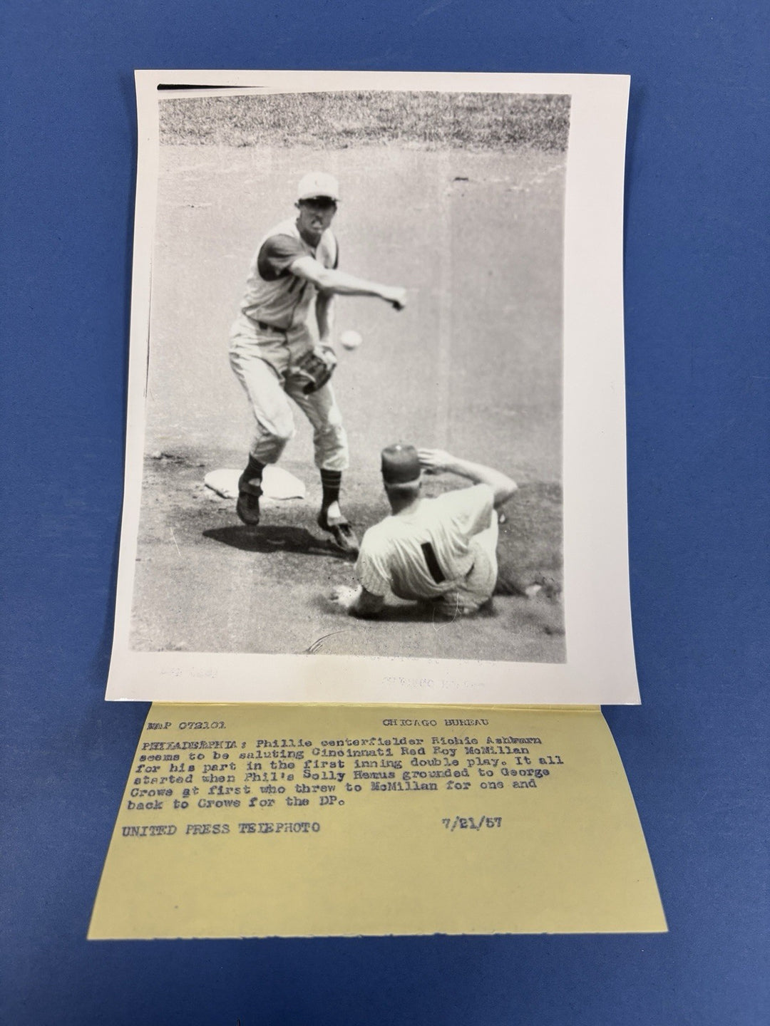 1957 Richie Ashburn Roy McMillan Original 6x9 Newspaper Wire Photo Phillies Reds