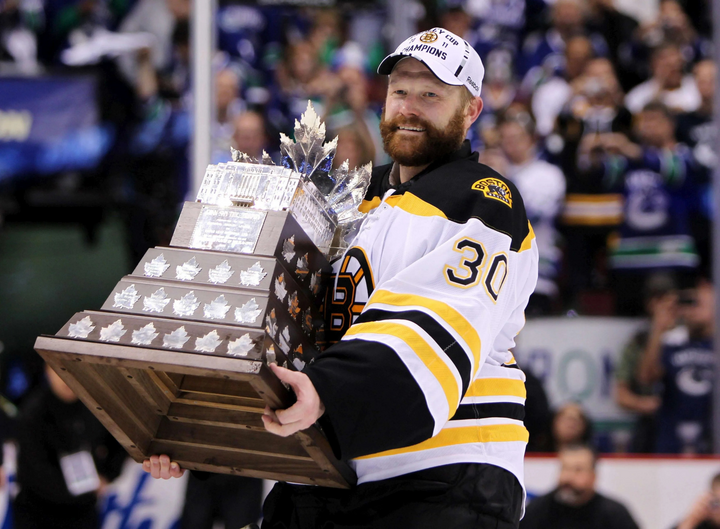 Tim Thomas - 2011 Stanley Cup Champ Public Signing @ Kowloon