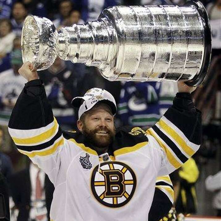Tim Thomas - 2011 Stanley Cup Champ Public Signing @ Kowloon
