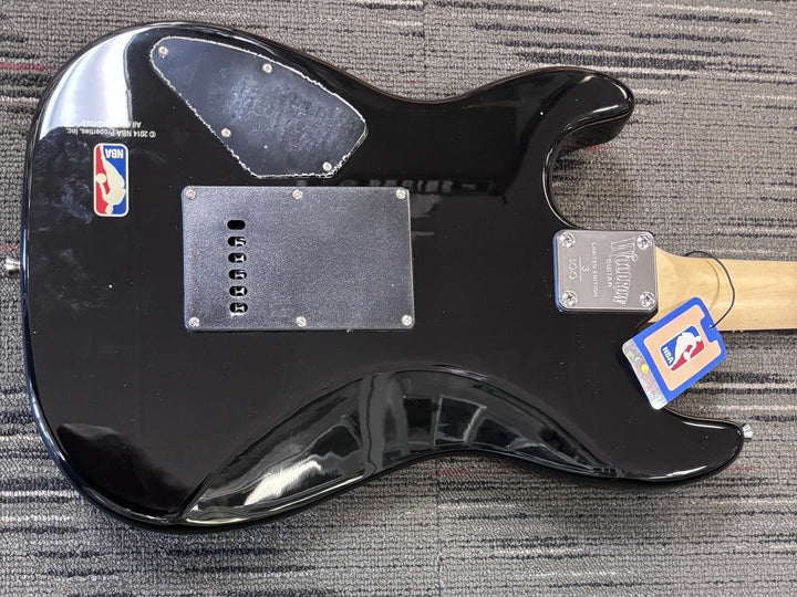 New York Knicks Northlander Electric Guitar With Case And Stand Limited 3/100