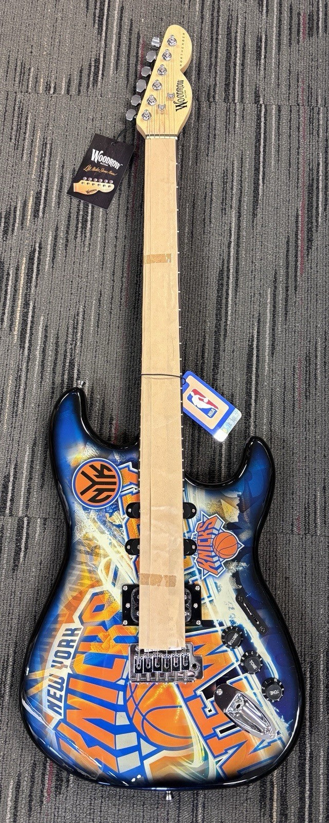New York Knicks Northlander Electric Guitar With Case And Stand Limited 3/100